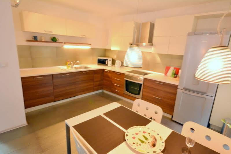 Apartments Andrea Сплит Екстериор снимка